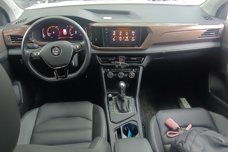 Volkswagen Tharu 2020 car image #11