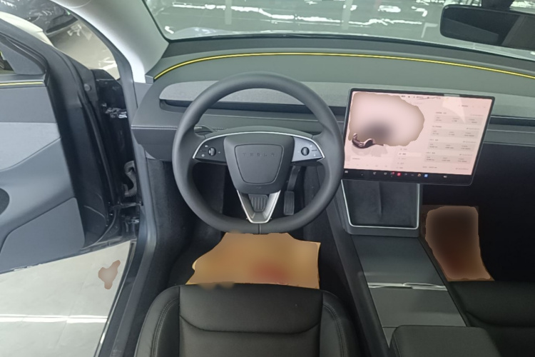 Tesla Model Y 2025 #11 Tesla Model Y 2025 car image #11