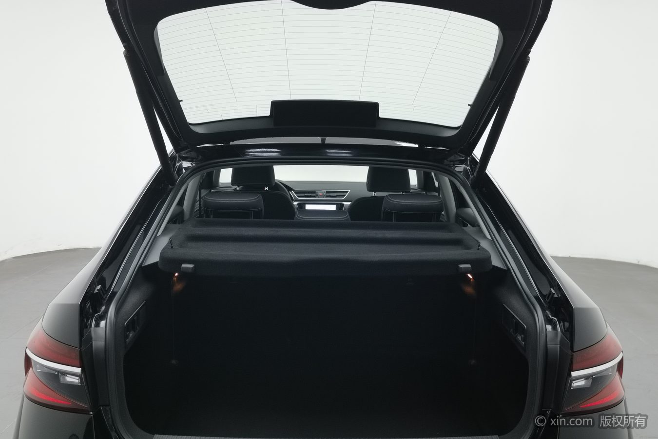 Skoda Superb 2025 car image #17