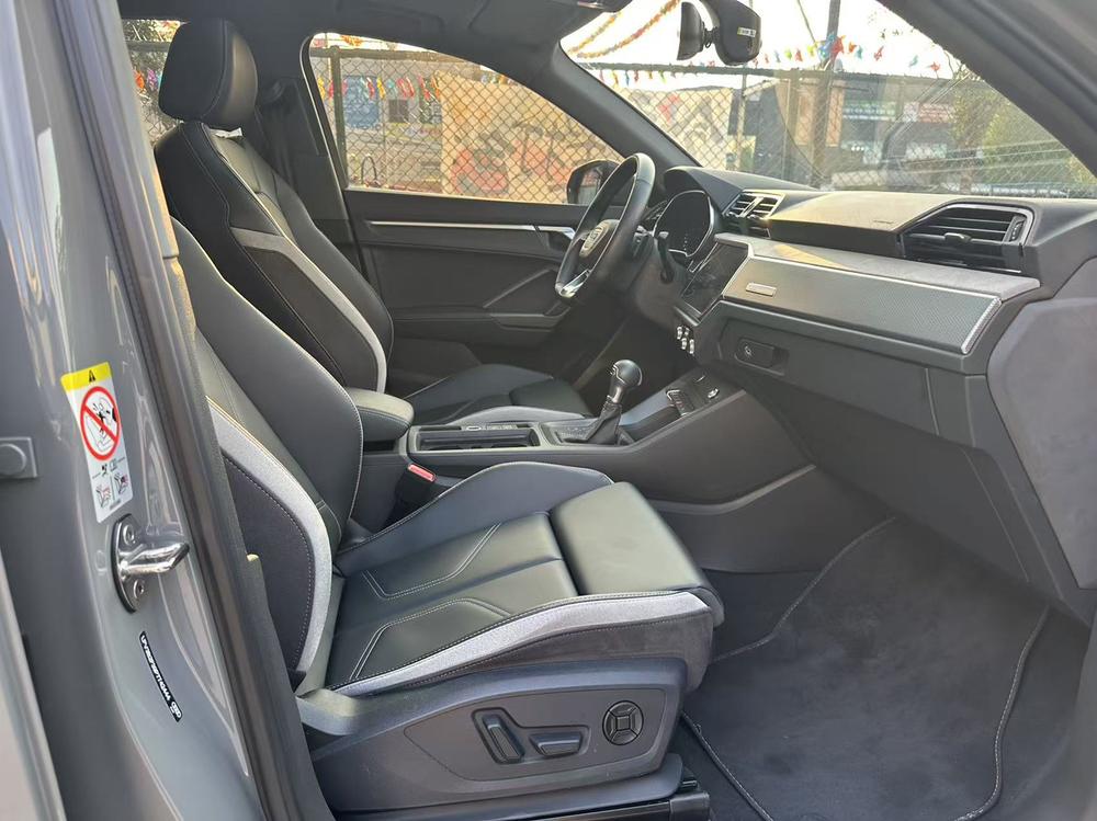 Audi Q3 2023 immagine di auto #23