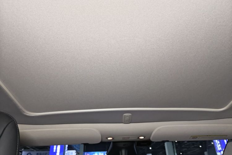 Tesla Model Y 2021 #20 Tesla Model Y 2021 car image #20