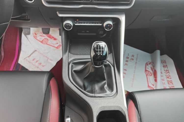 GEELY Coolray 2021 изображение автомобиля #14