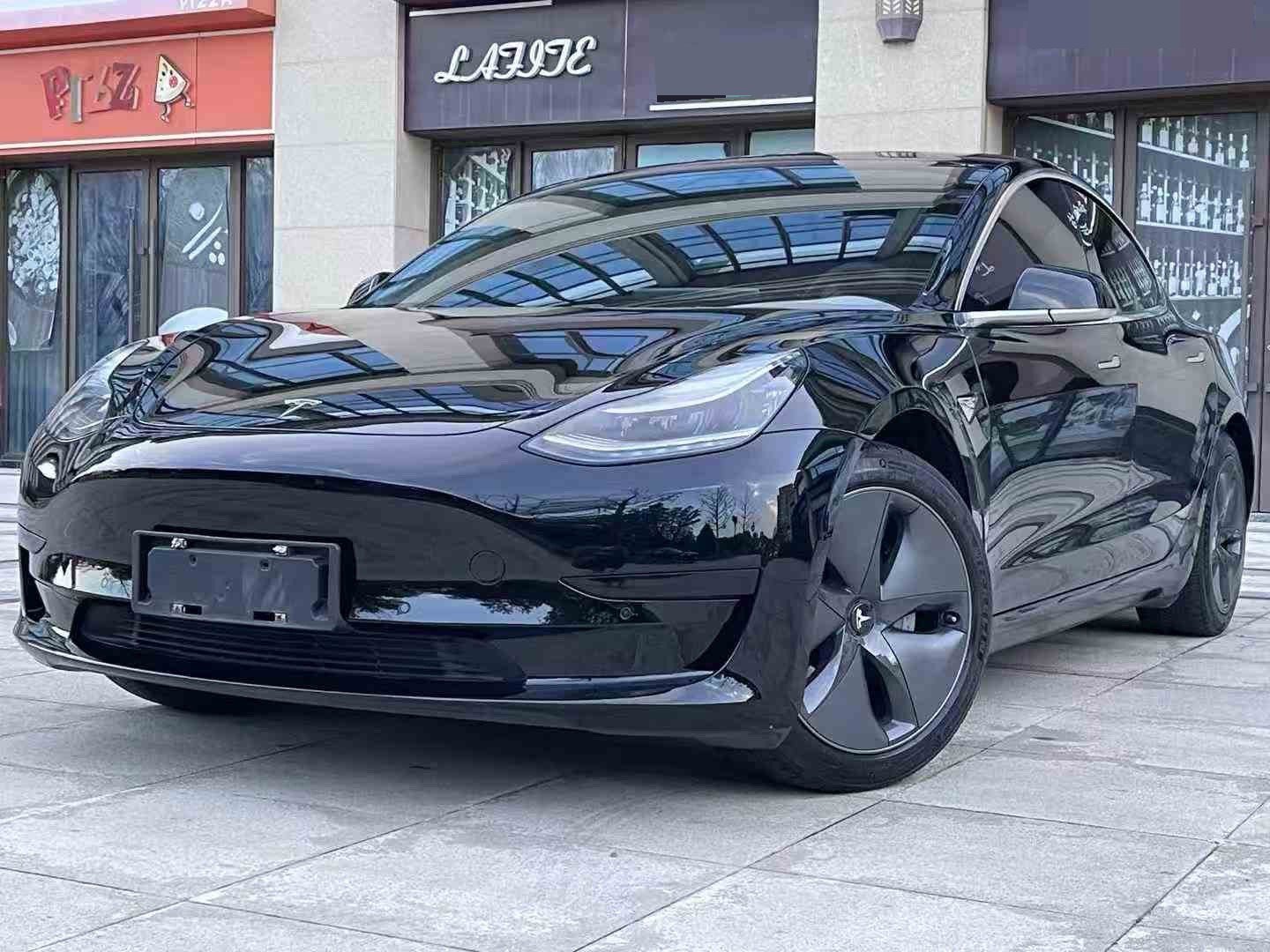 Tesla Model 3 2020 car image 