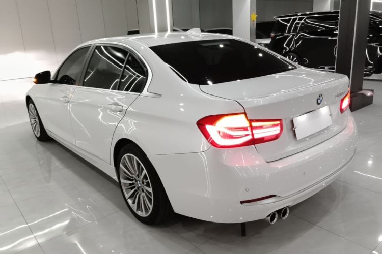 BMW 3 Series 2018 #5 BMW 3 Series 2018 car image #5