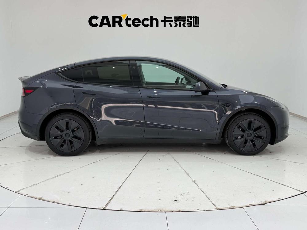 Tesla Model Y 2024 #8 Tesla Model Y 2024 car image #8