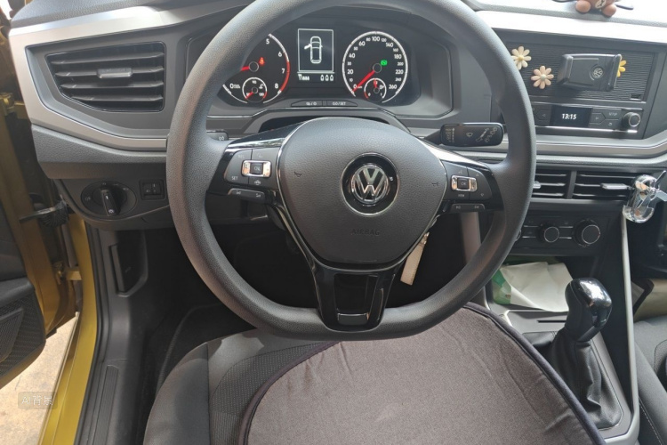 Volkswagen Polo 2021 car image #12