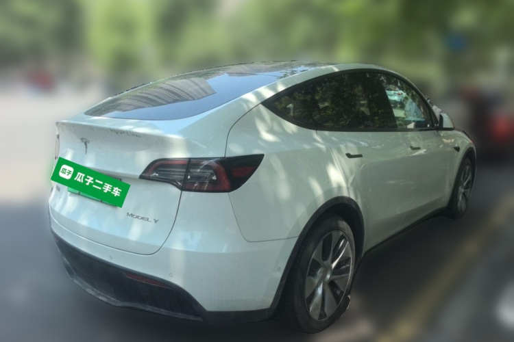 Tesla Model Y 2023 #7 Tesla Model Y 2023 car image #7