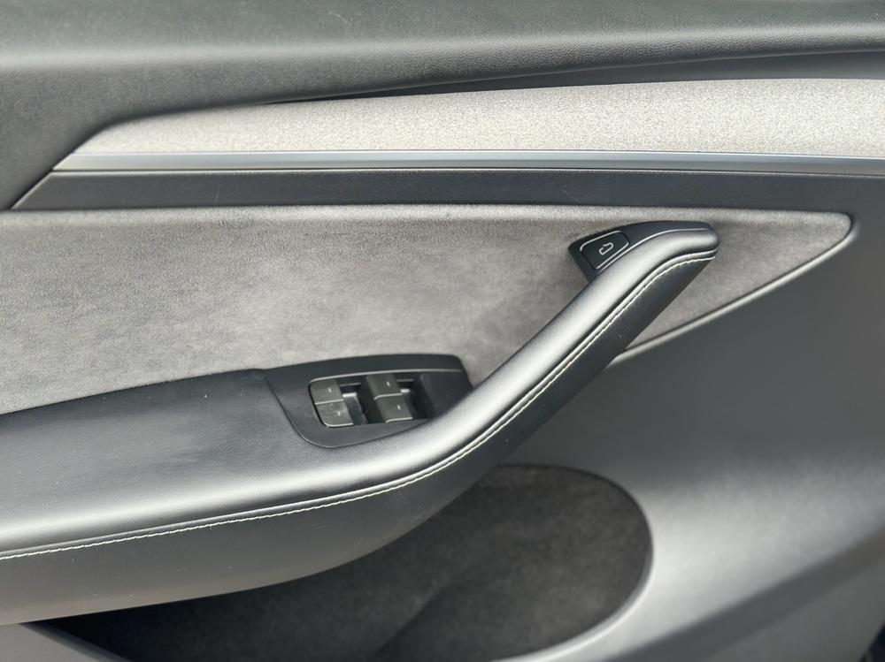 Tesla Model Y 2024 #19 Tesla Model Y 2024 car image #19