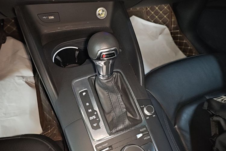 Audi A3 2019 car image #14