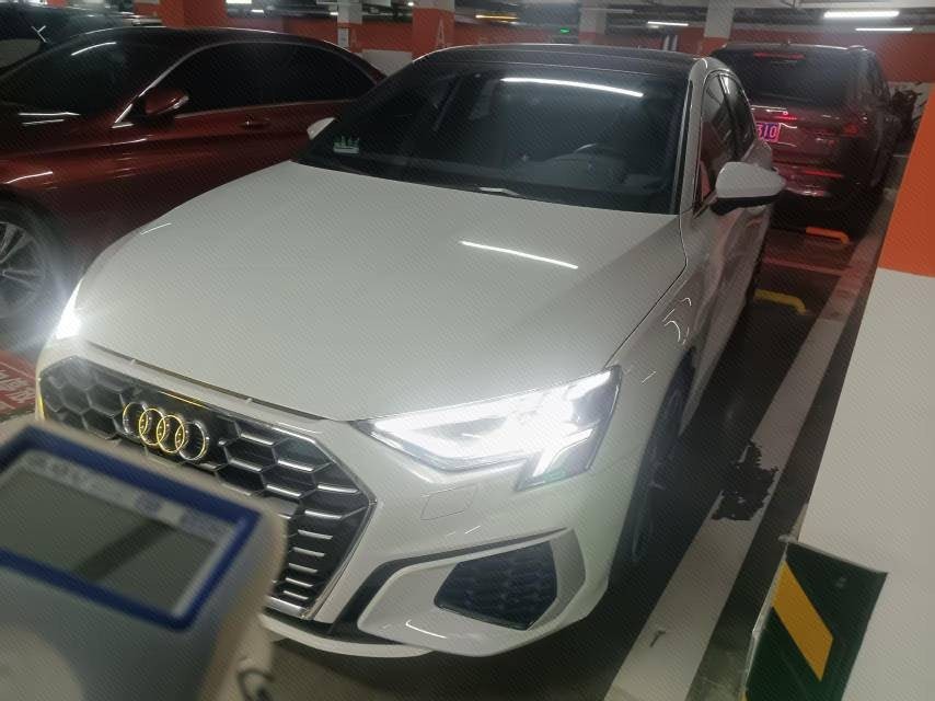 2023 immagine di auto 