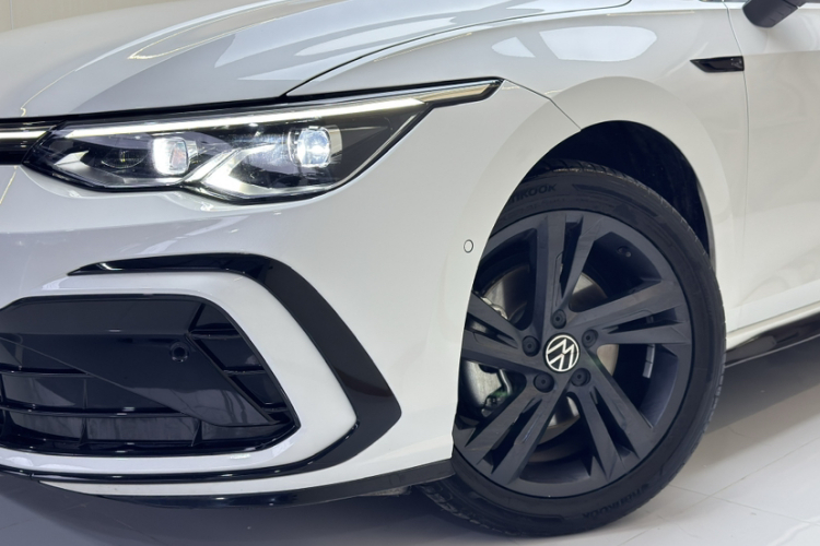 Volkswagen Golf 2021 car image #9