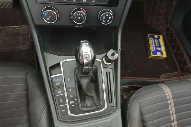 Volkswagen Lavida 2019 car image #18