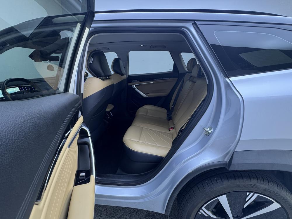 GEELY Boyue L 2023 car image #18