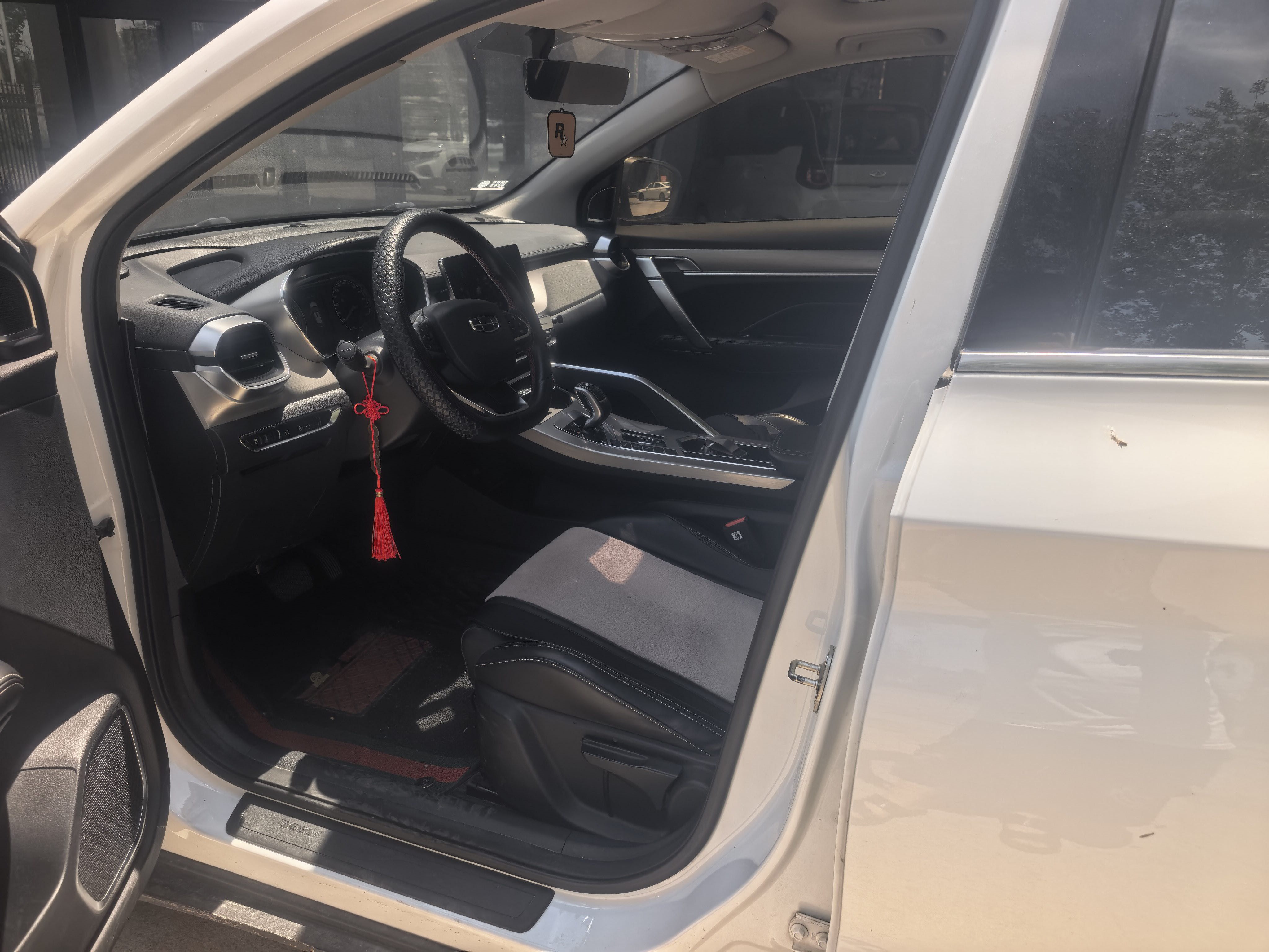 GEELY Coolray 2019 #5 GEELY Coolray 2019 car image #5