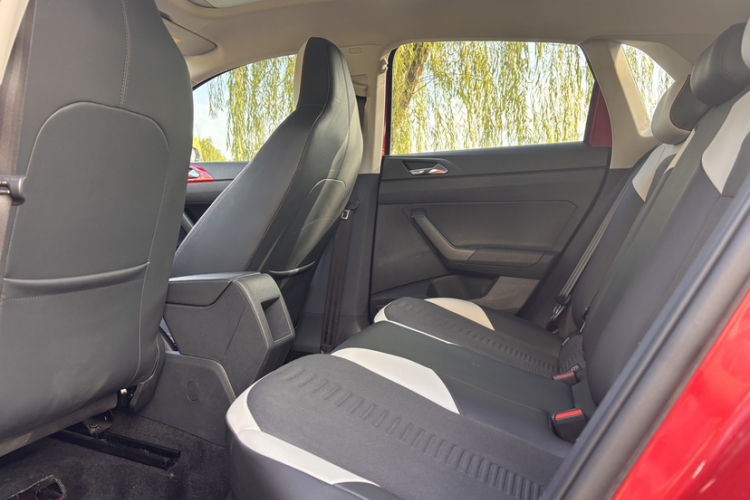 Volkswagen Polo 2021 car image #27