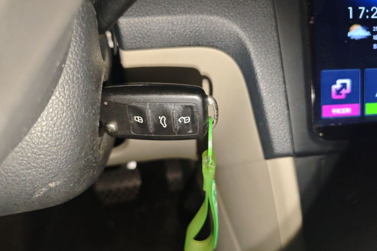 Skoda Rapid 2017 image de voiture #11