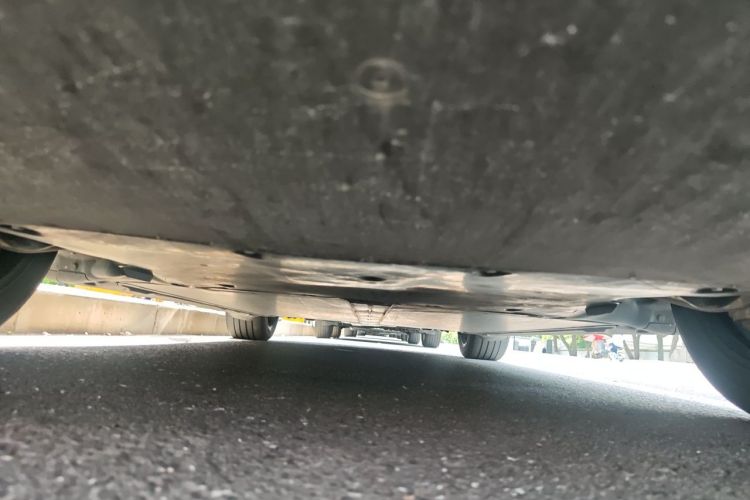 Tesla Model Y 2024 car image #30