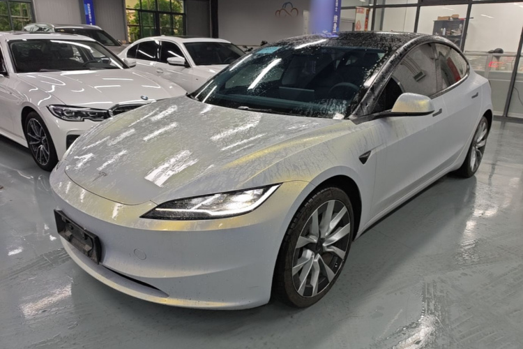 Tesla Model 3 2025 #2 Tesla Model 3 2025 car image #2
