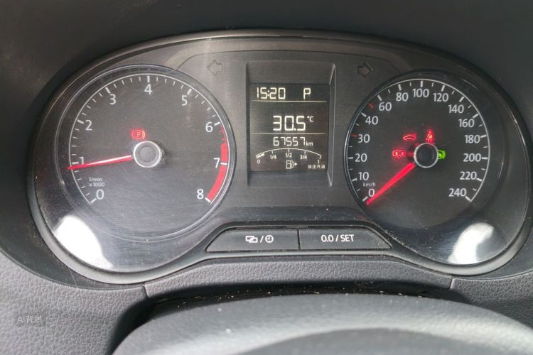 Volkswagen Polo 2017 car image #14