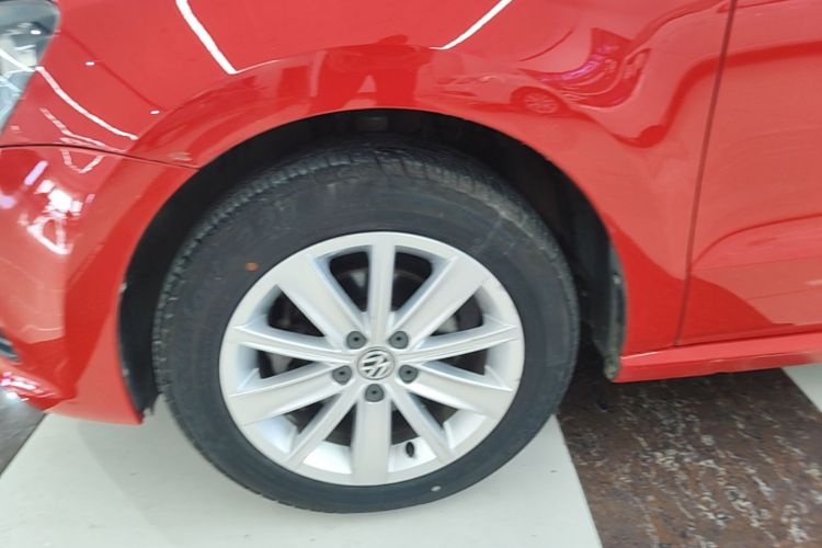 Volkswagen Polo 2014 car image #9