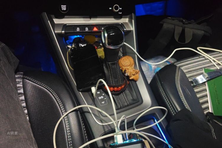 Audi Q3 2021 car image #16