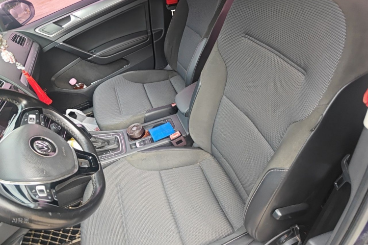 Volkswagen Golf 2018 car image #17