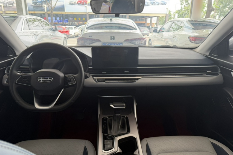 GEELY Emgrand 2022 #9 GEELY Emgrand 2022 car image #9