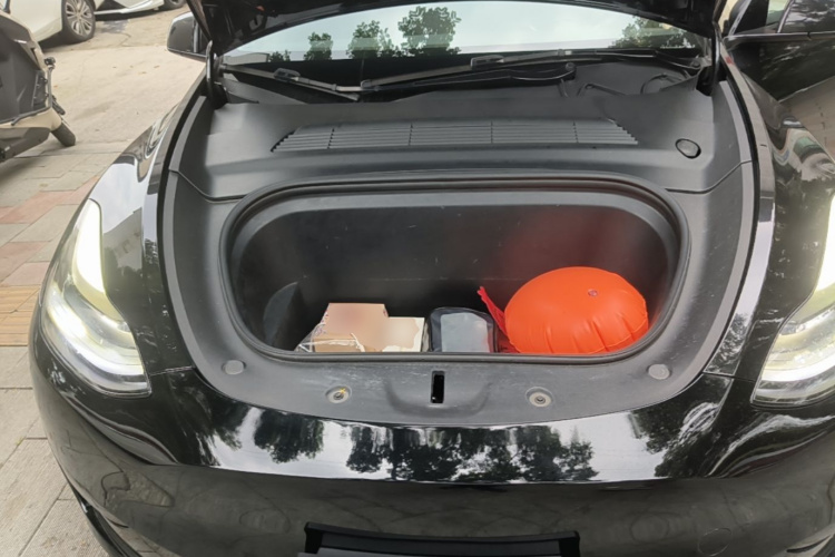Tesla Model Y 2022 car image #20