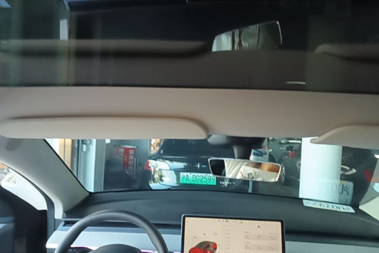 Tesla Model Y 2024 #18 Tesla Model Y 2024 car image #18