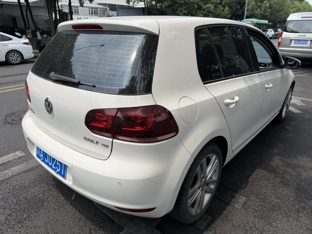 Volkswagen Golf 2013 car image #7