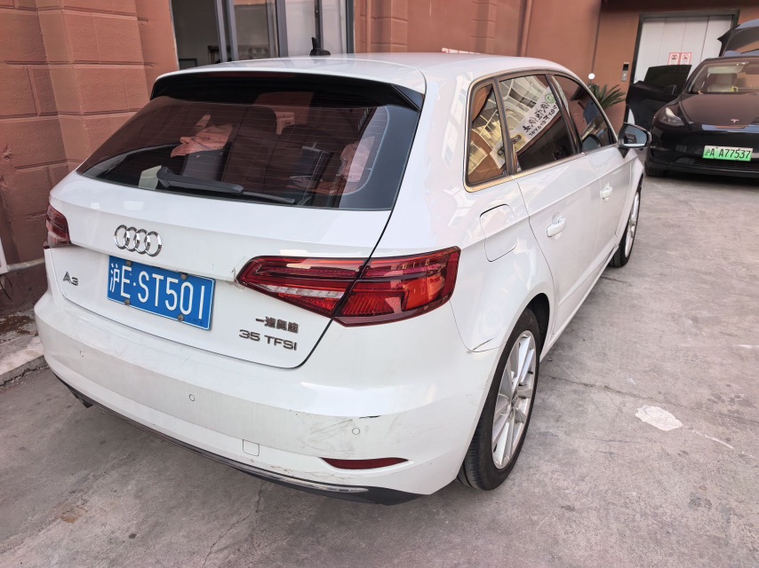 Audi A3 2019 car image #2