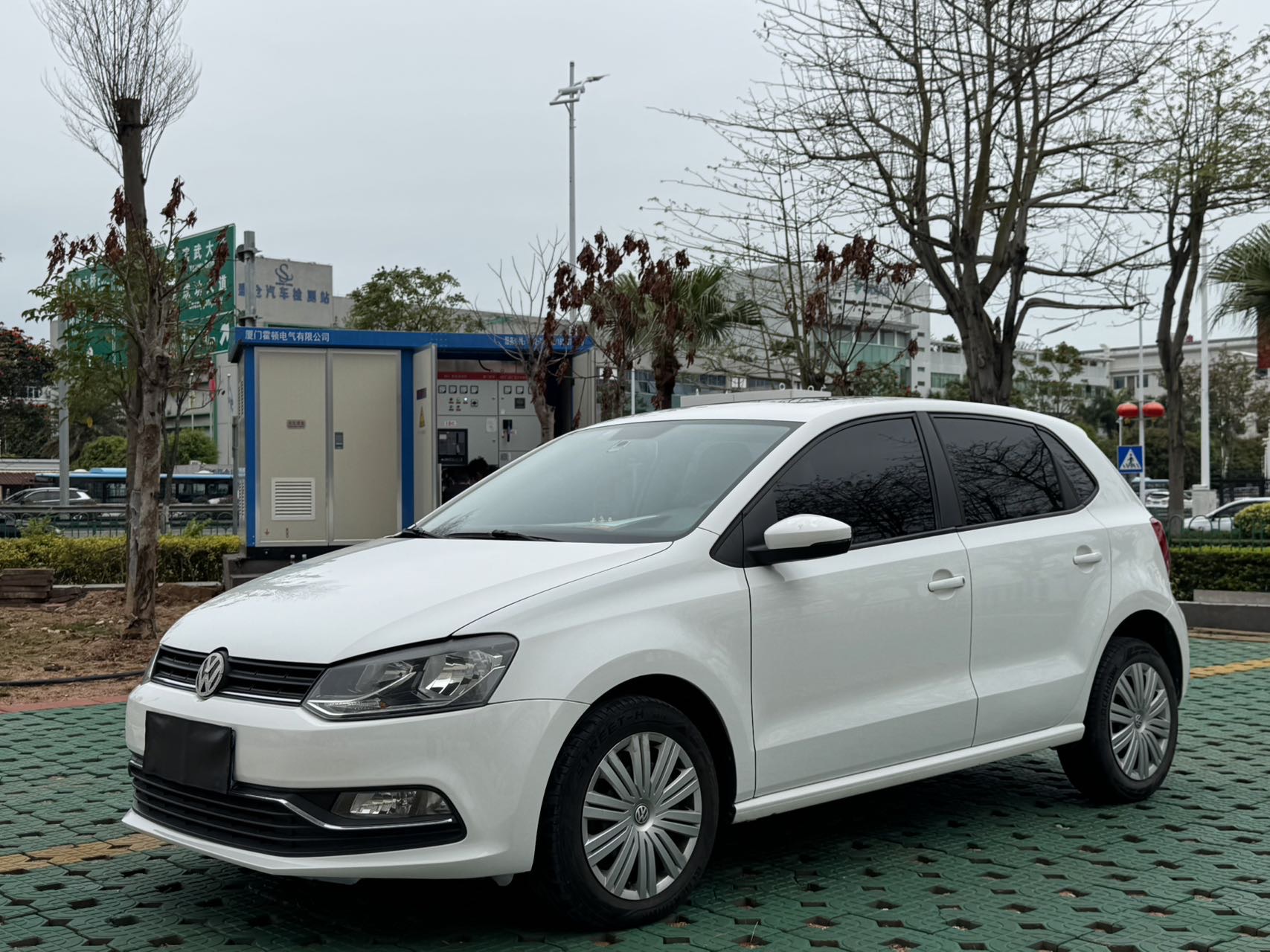 Volkswagen Polo 2018 car image 