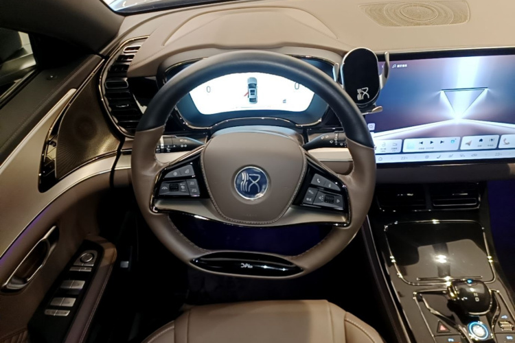 BYD Han 2024 car image #11