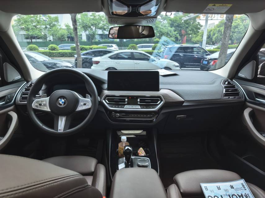 BMW X3 2024 car image #2