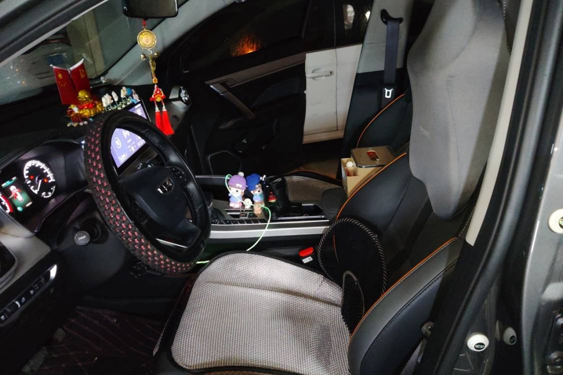 GEELY Coolray 2023 #20 GEELY Coolray 2023 car image #20