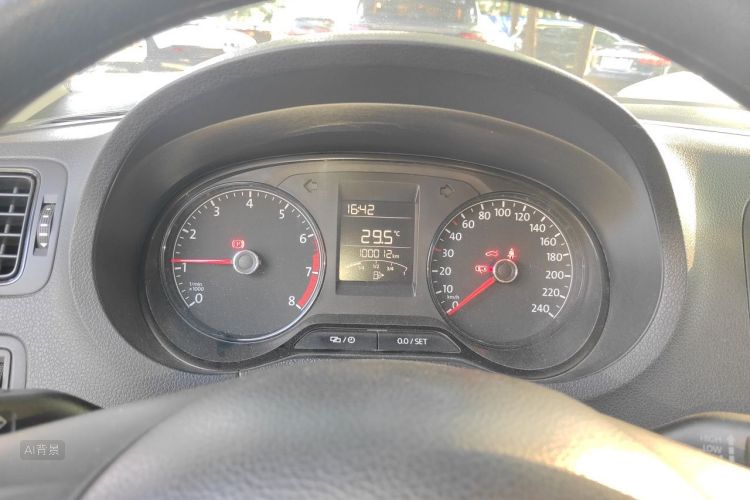 Volkswagen Polo 2016 car image #13