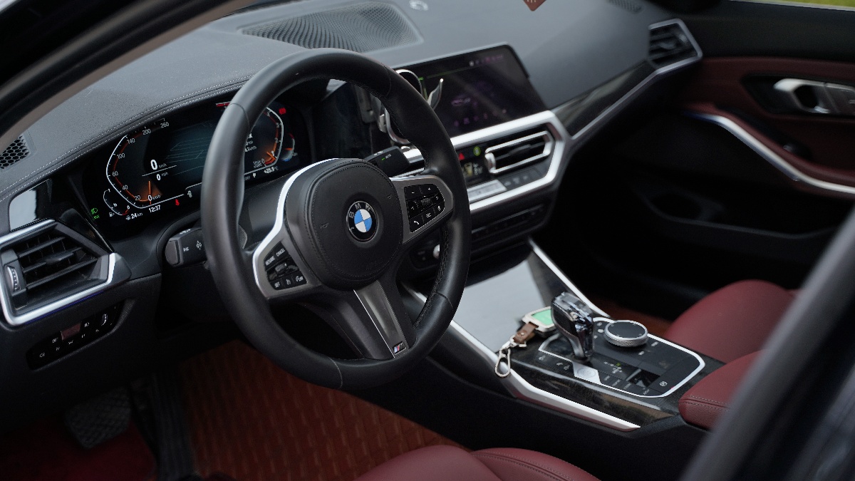 BMW 3 Series 2020 car image #6