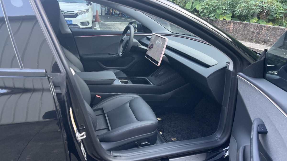 Tesla Model 3 2023 car image #5
