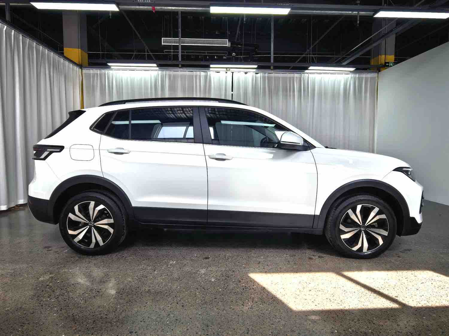 Volkswagen Tharu 2025 car image #12