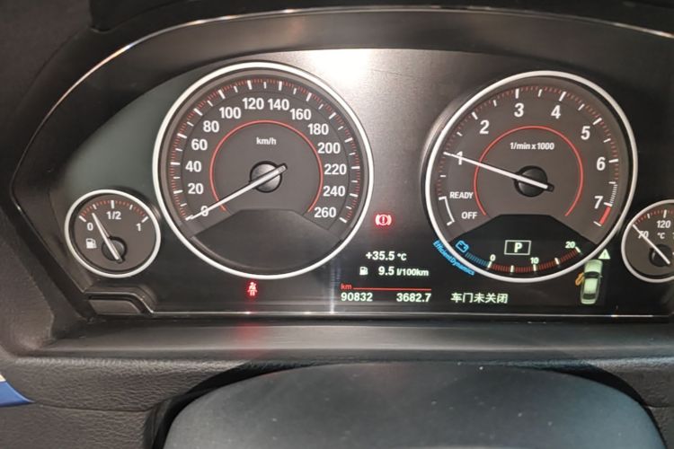 BMW 3 Series 2019 car image #12