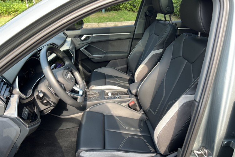 Audi Q3 2023 immagine di auto #13