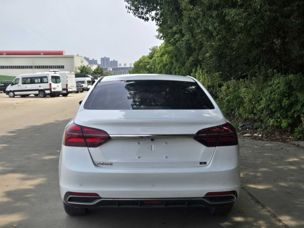 GEELY Emgrand 2019 #4 GEELY Emgrand 2019 car image #4