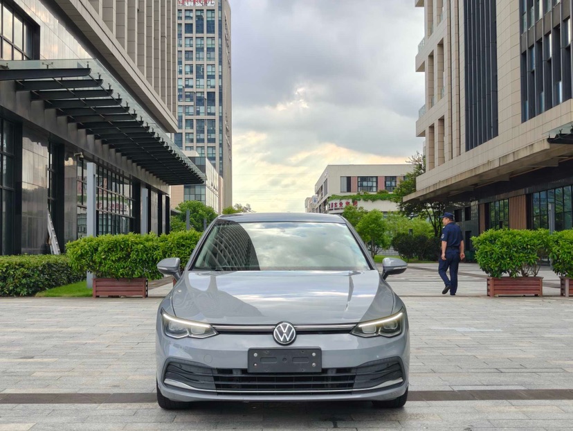 Volkswagen Golf 2021 car image 