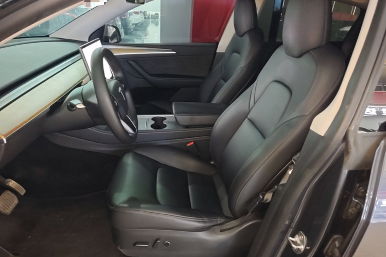 Tesla Model Y 2022 #15 Tesla Model Y 2022 car image #15