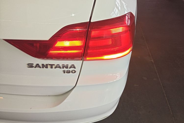 Volkswagen Santana 2018 car image #8