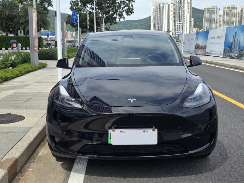 Tesla Model Y 2023 #2 Tesla Model Y 2023 car image #2