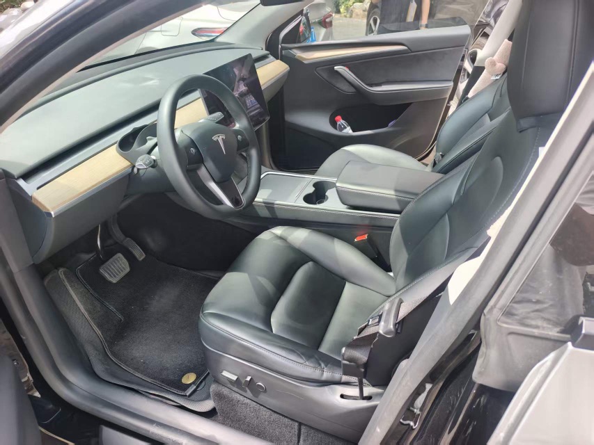 Tesla Model Y 2022 #4 Tesla Model Y 2022 car image #4