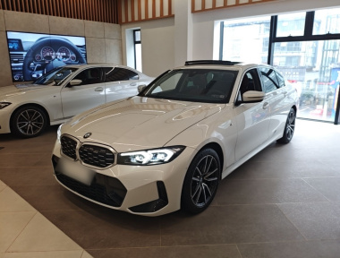 BMW 3 Series 2023 BMW 3 Series 2023 car image
