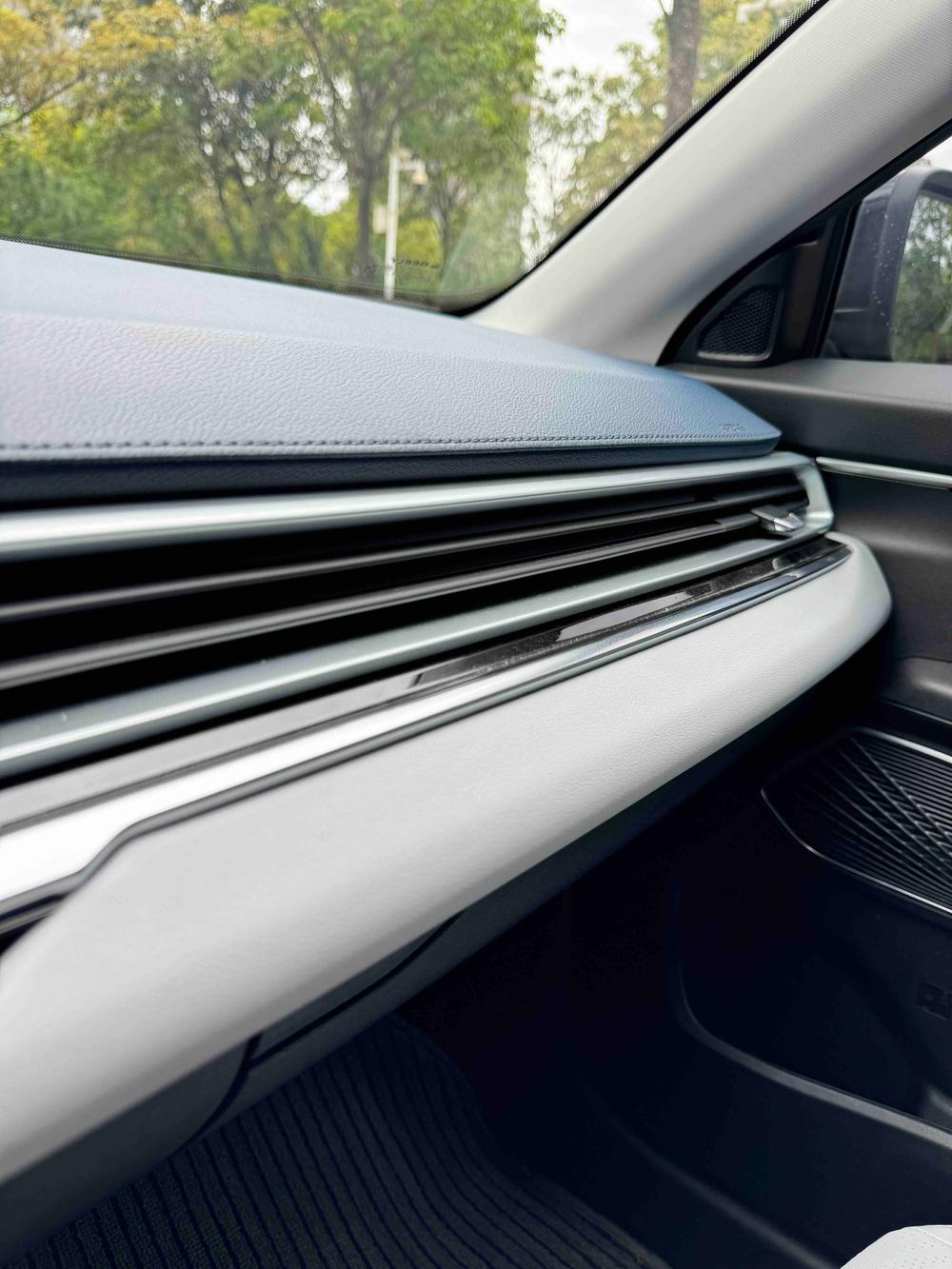 GEELY Emgrand 2022 car image #21