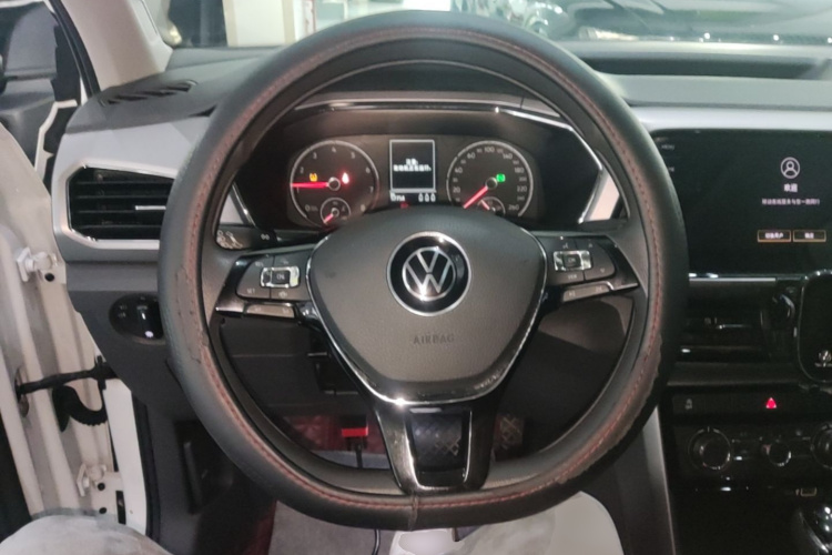 Volkswagen T-Cross 2021 car image #15